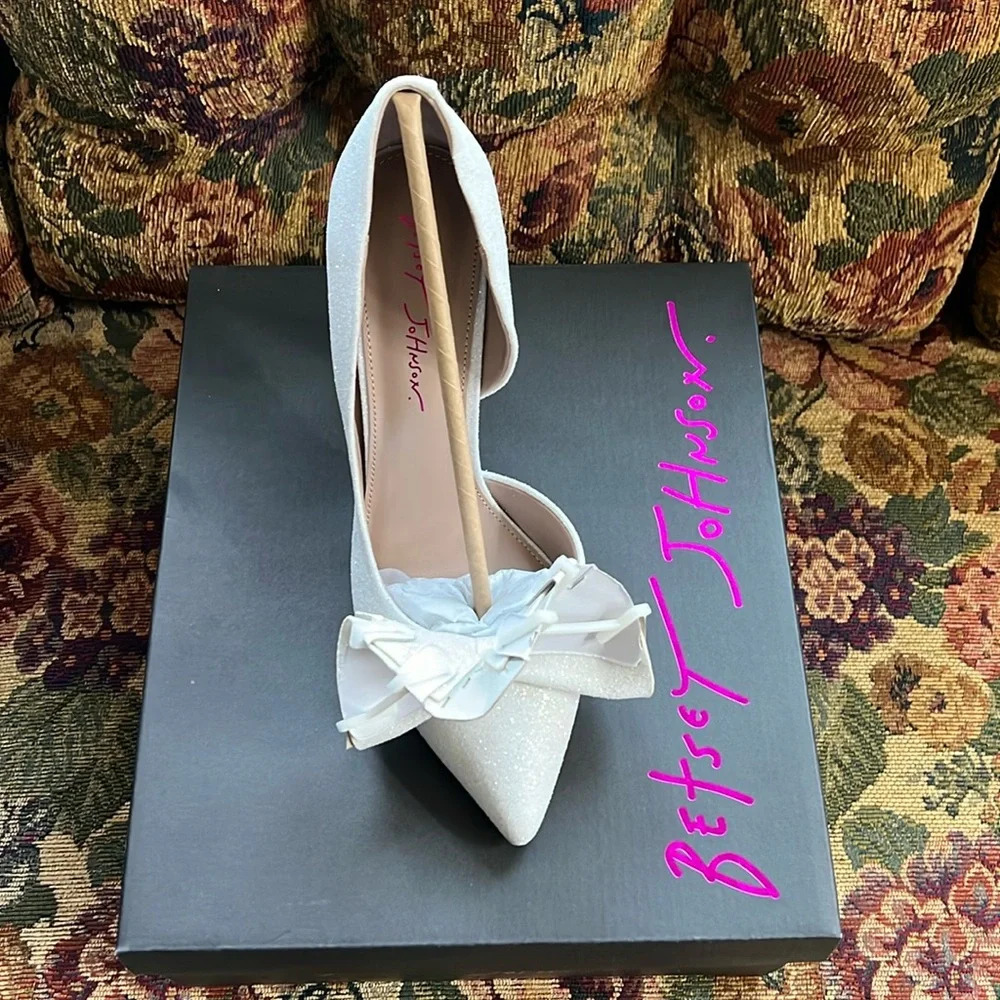 NEW! Betsy Johnson Nobel Wedding Glitter Bowโ Pointed Toe Pumps